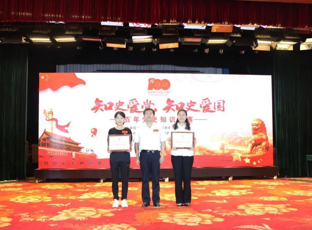 用亲子活动丰富孩子假期,盐城万户新村社区剪纸迎新春